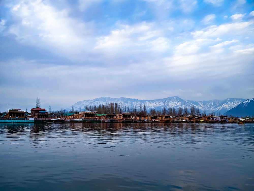 Srinagar India travel scenery