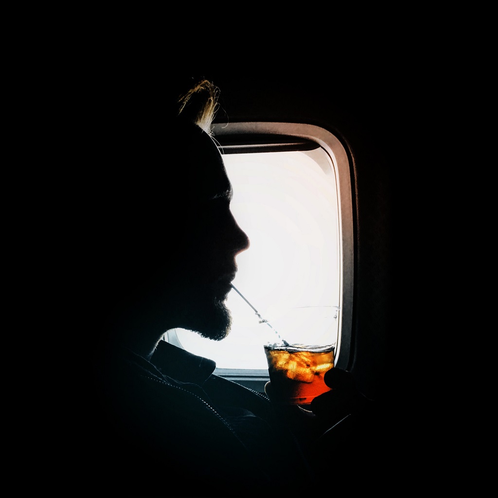 Avoid too much alcohol on international flights