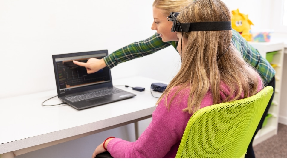 Neurofeedback and brain wave tracking