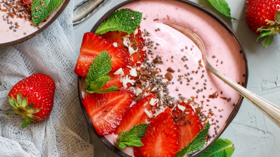 How to add strawberry smoothies to your routine