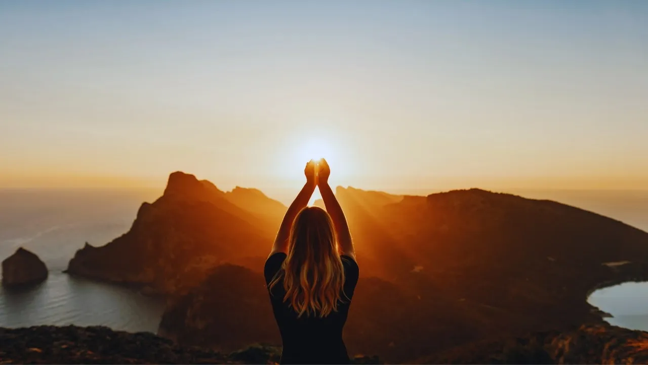Abadi Verse Review: Spiritual Guide for Reflection and Abundance